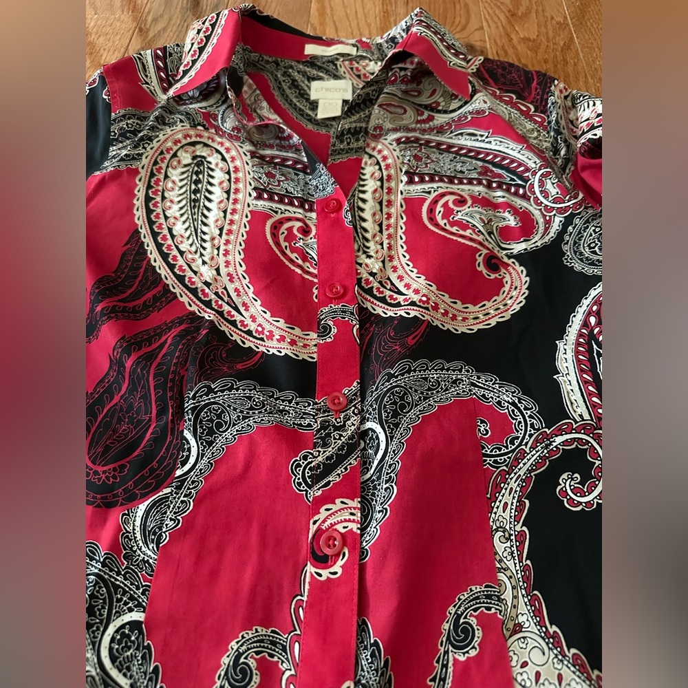 New Chicos Woman’s Black Red No-Iron Cotton Paisley Button Down ShirtTop, Sz 00 - Picture 9 of 10